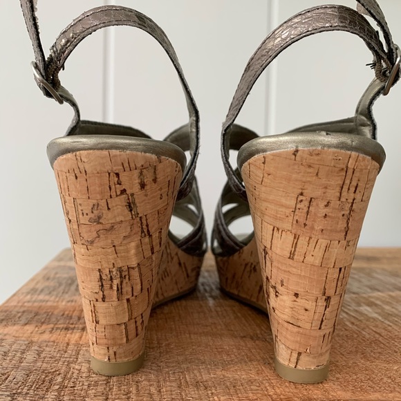 Kelly & Katie  6 1/2 Silver and Cork Wedge Heels - Picture 3 of 10